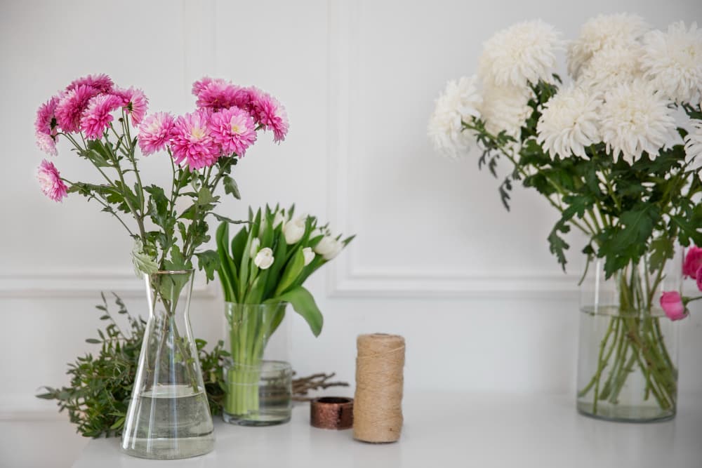 bouquet de fleur décorant un appartement